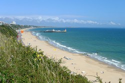 A beautiful scene of the sweeping beach at Bournemouth